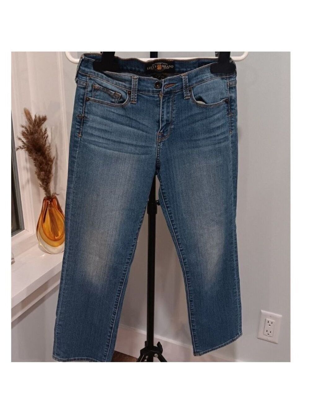 Size 6 / 28 Lucky Brand Sofi Capri Womens Jeans Stretchy Excellent Condition